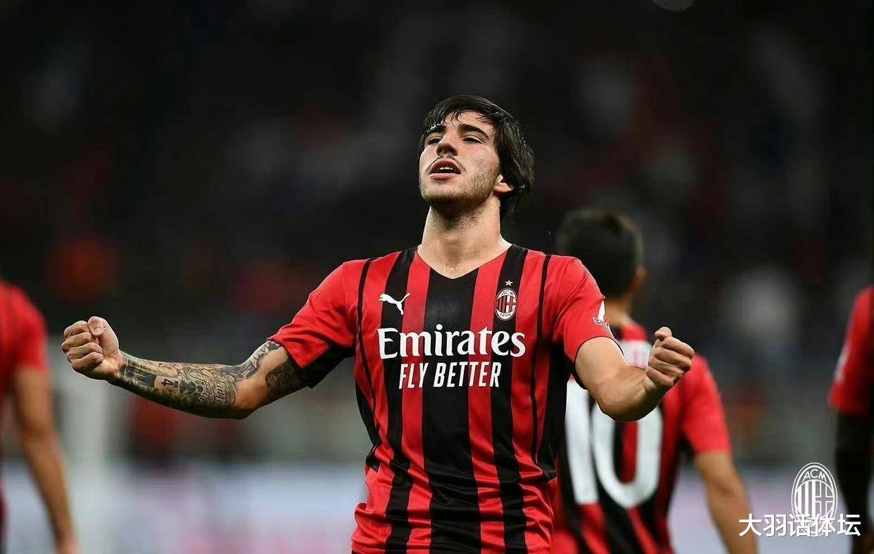 转折点！AC米兰战术微调，法国杯清晨攻防权衡，话题不断，赛程密集仍需轮换(米兰德比51意大利解说)